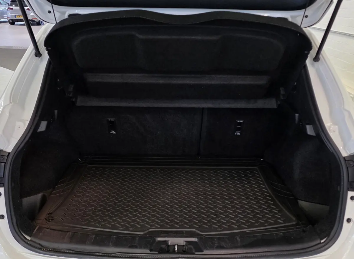 1.2 Business Edition Leder Pano Trekhaak Mooi!