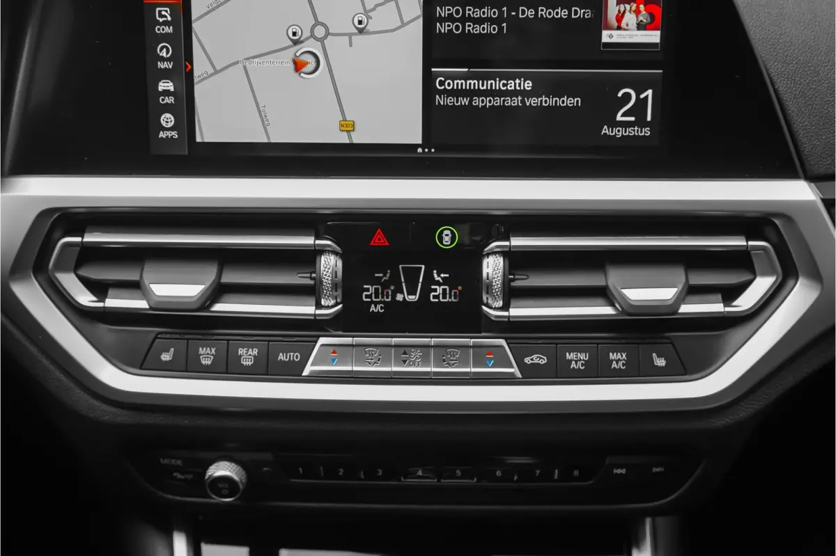 320i High Executive Sportline Stoelverw Camera HiFi 17"