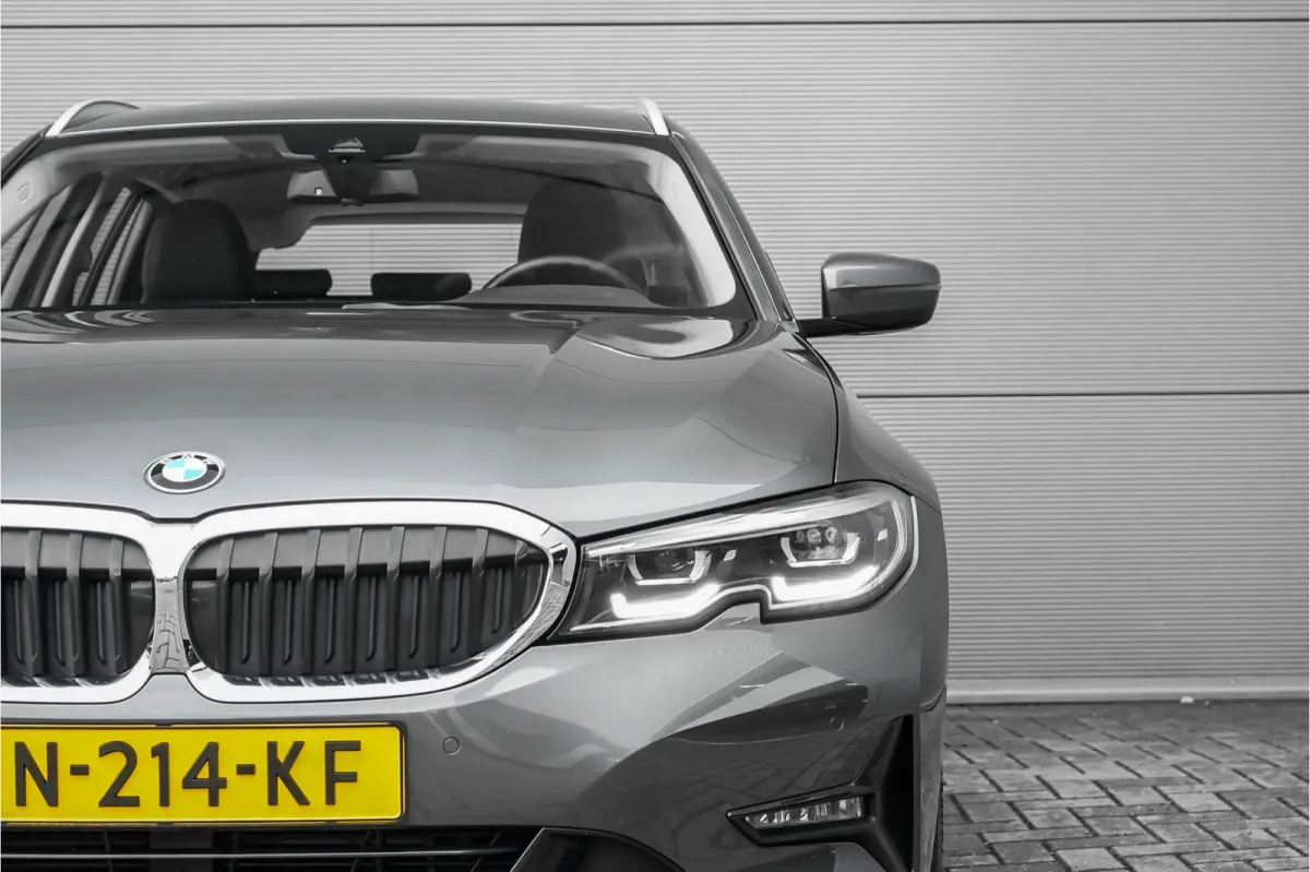 320i High Executive Sportline Stoelverw Camera HiFi 17"