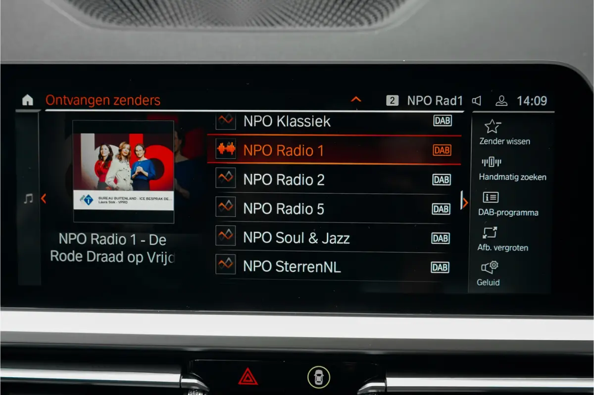320i High Executive Sportline Stoelverw Camera HiFi 17"