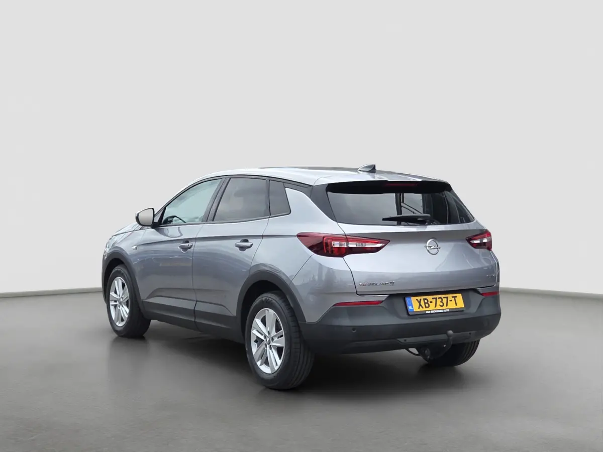 1.2 Turbo Online Edition Trekhaak | Parkeersensoren | Climate control | Full map navigatie | Carplay/android auto |