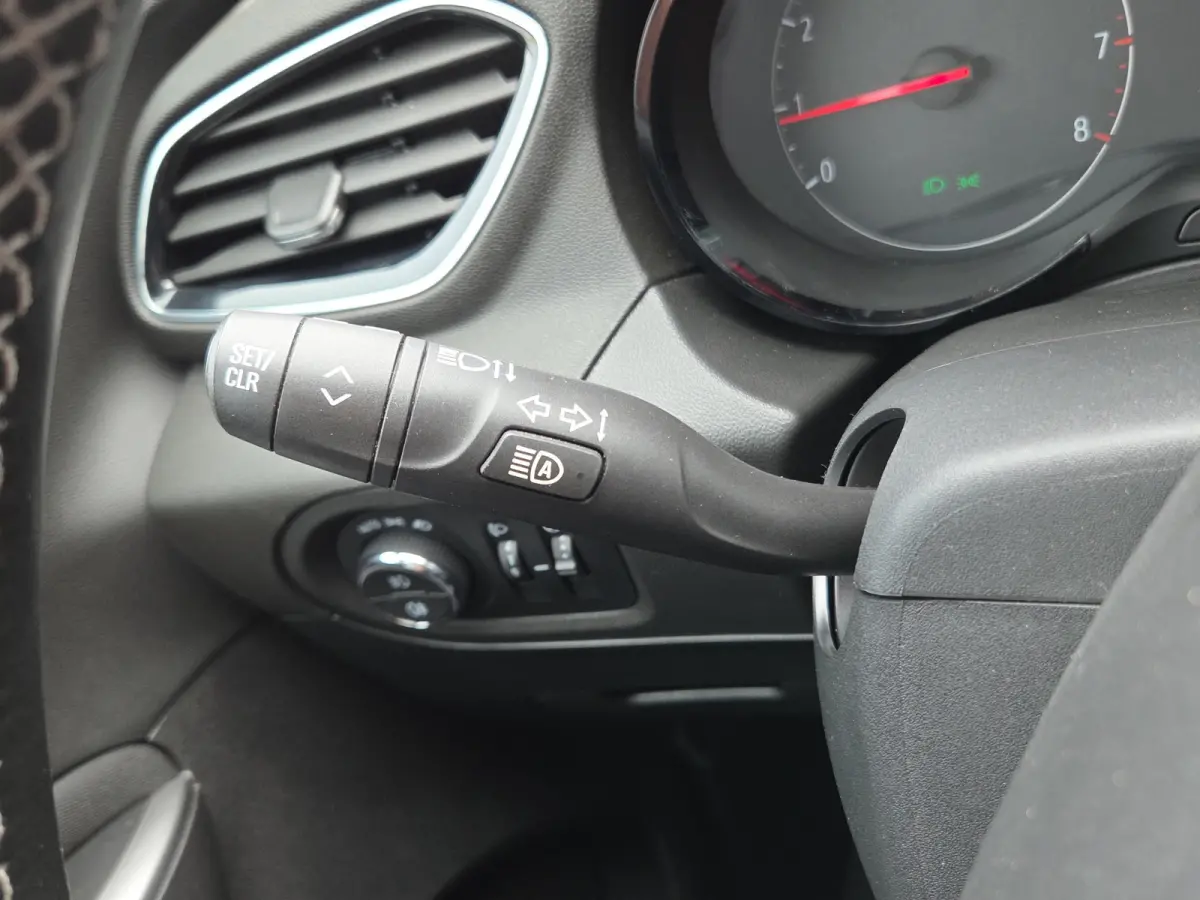 1.2 Turbo Online Edition Trekhaak | Parkeersensoren | Climate control | Full map navigatie | Carplay/android auto |