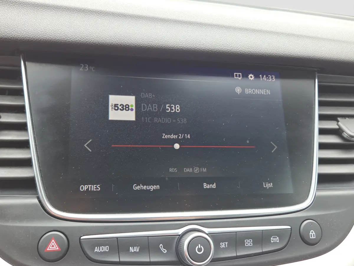 1.2 Turbo Online Edition Trekhaak | Parkeersensoren | Climate control | Full map navigatie | Carplay/android auto |