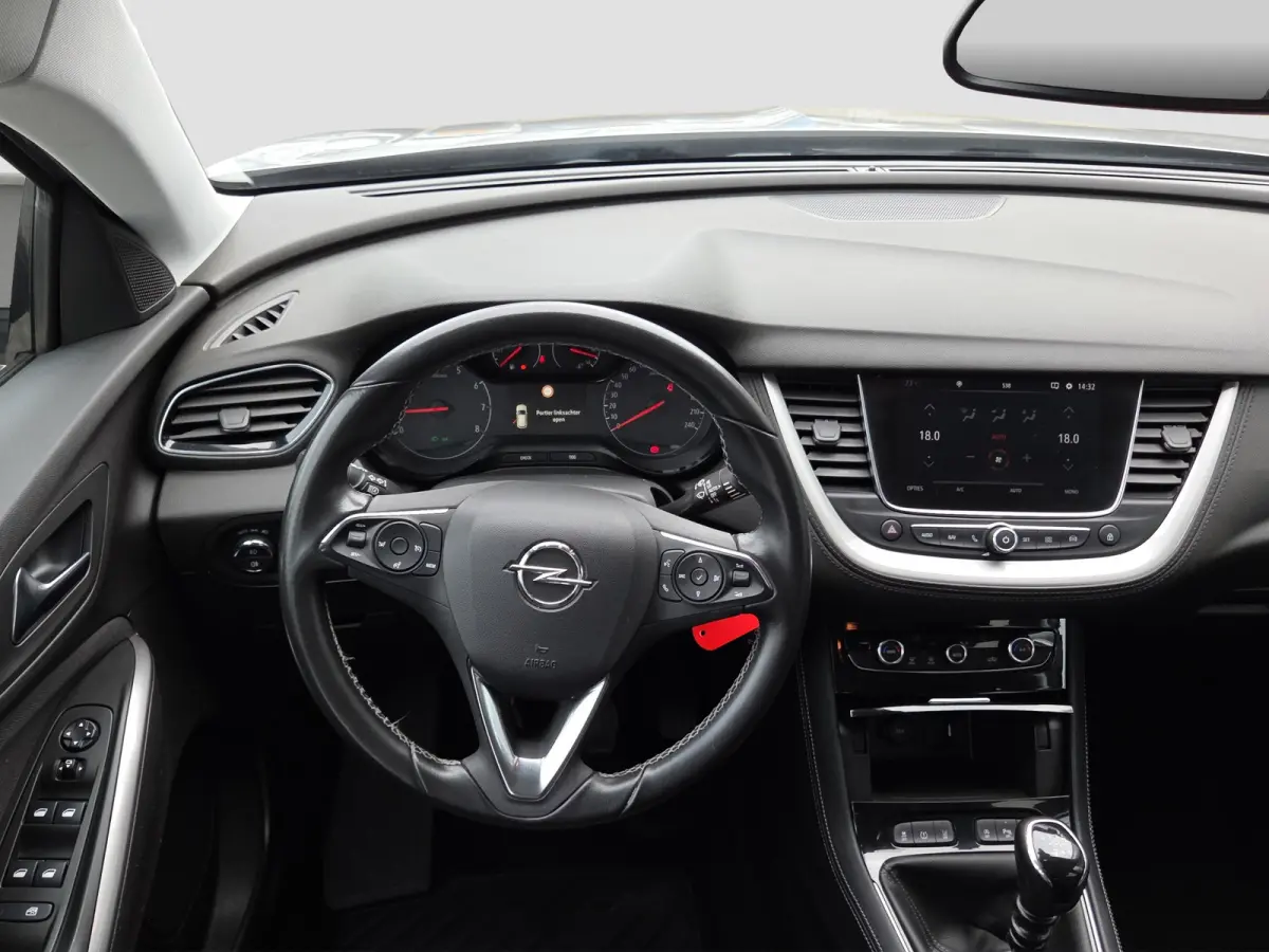 1.2 Turbo Online Edition Trekhaak | Parkeersensoren | Climate control | Full map navigatie | Carplay/android auto |
