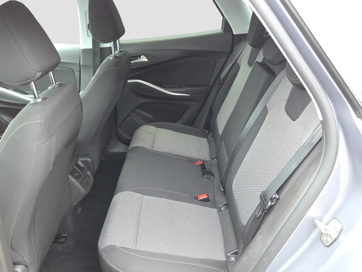 1.2 Turbo Online Edition Trekhaak | Parkeersensoren | Climate control | Full map navigatie | Carplay/android auto |