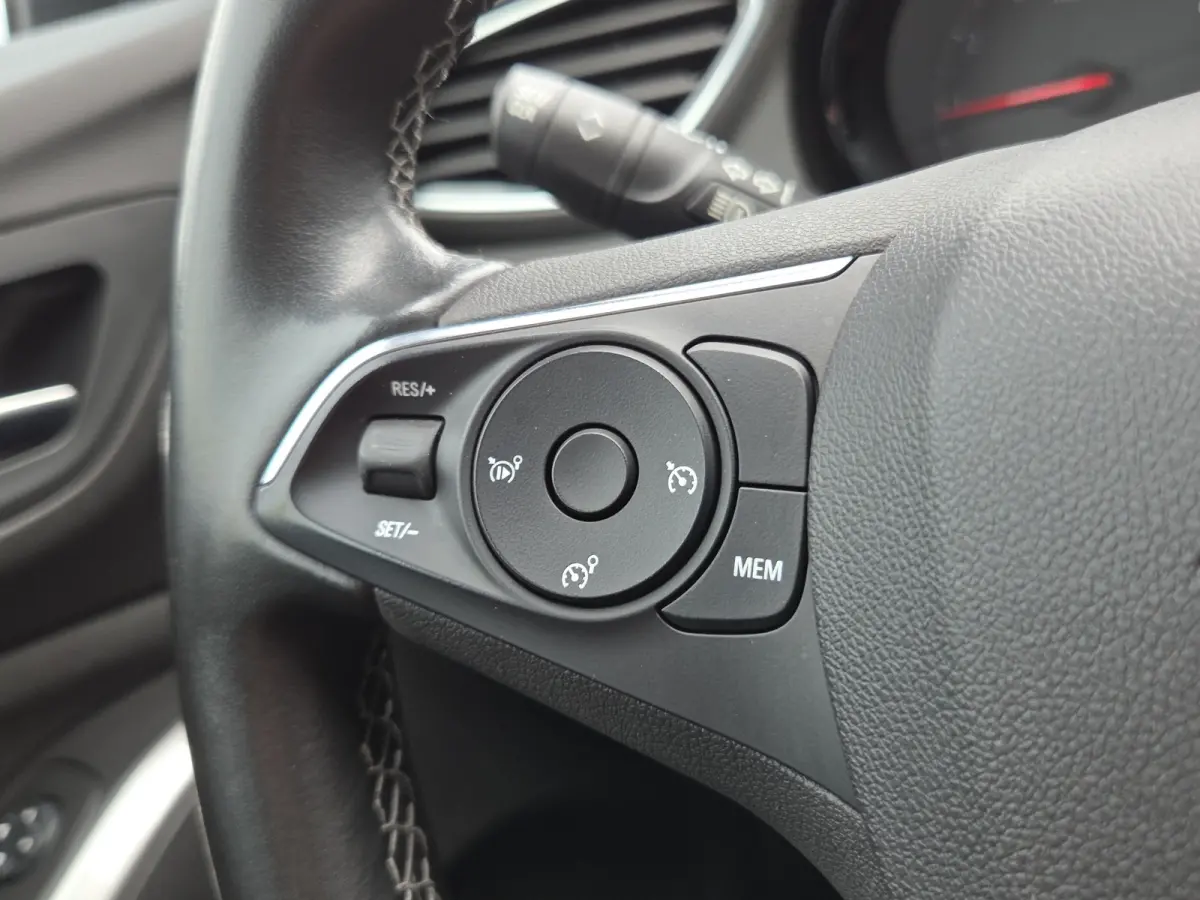 1.2 Turbo Online Edition Trekhaak | Parkeersensoren | Climate control | Full map navigatie | Carplay/android auto |