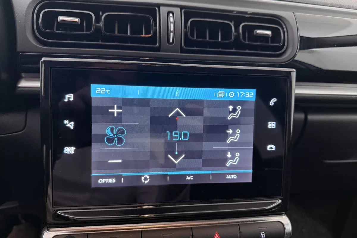 1.2T C-Series Climate Carplay LED DAB 16'LMV Privacy Glas  #