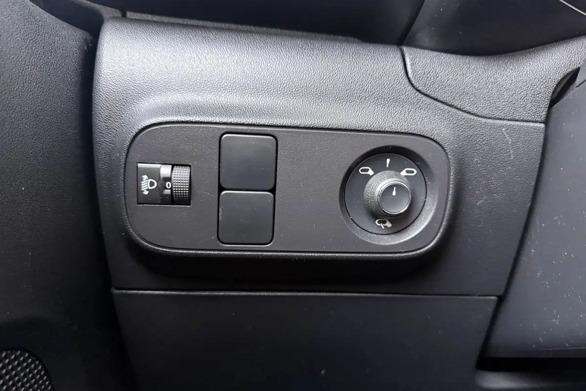 1.2T C-Series Climate Carplay LED DAB 16'LMV Privacy Glas  #