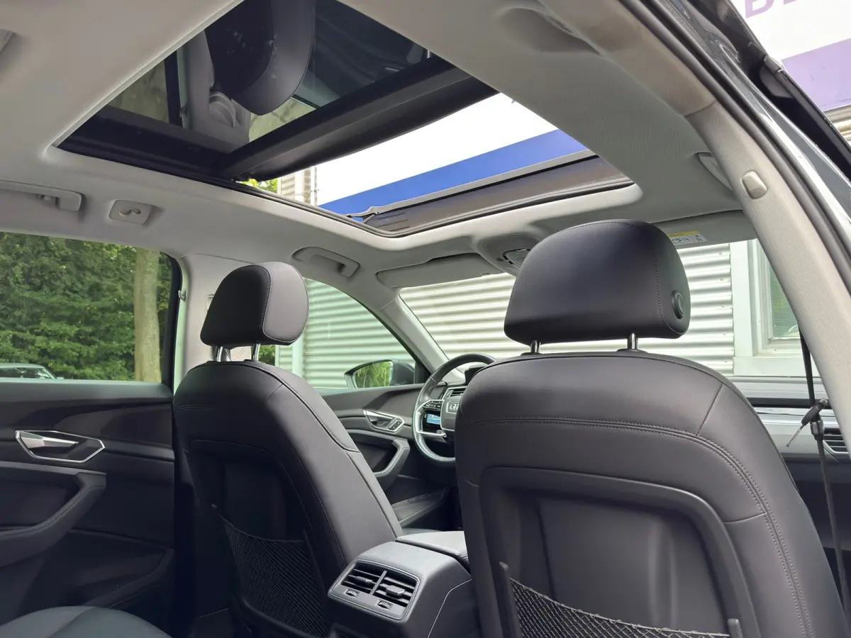 E-tron 50 quattro Launch edition plus 71 kWh l 89,72% SOH l Pano l Volleder l