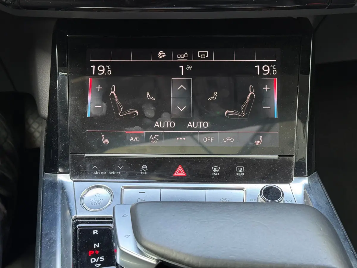 E-tron 50 quattro Launch edition plus 71 kWh l 89,72% SOH l Pano l Volleder l