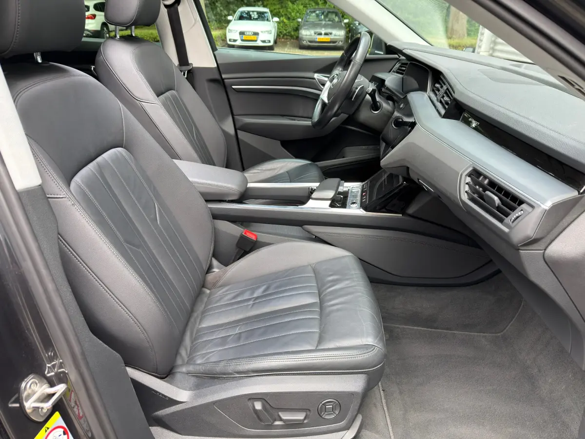 E-tron 50 quattro Launch edition plus 71 kWh l 89,72% SOH l Pano l Volleder l