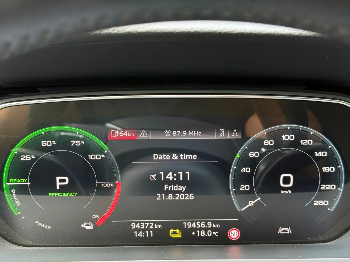E-tron 50 quattro Launch edition plus 71 kWh l 89,72% SOH l Pano l Volleder l