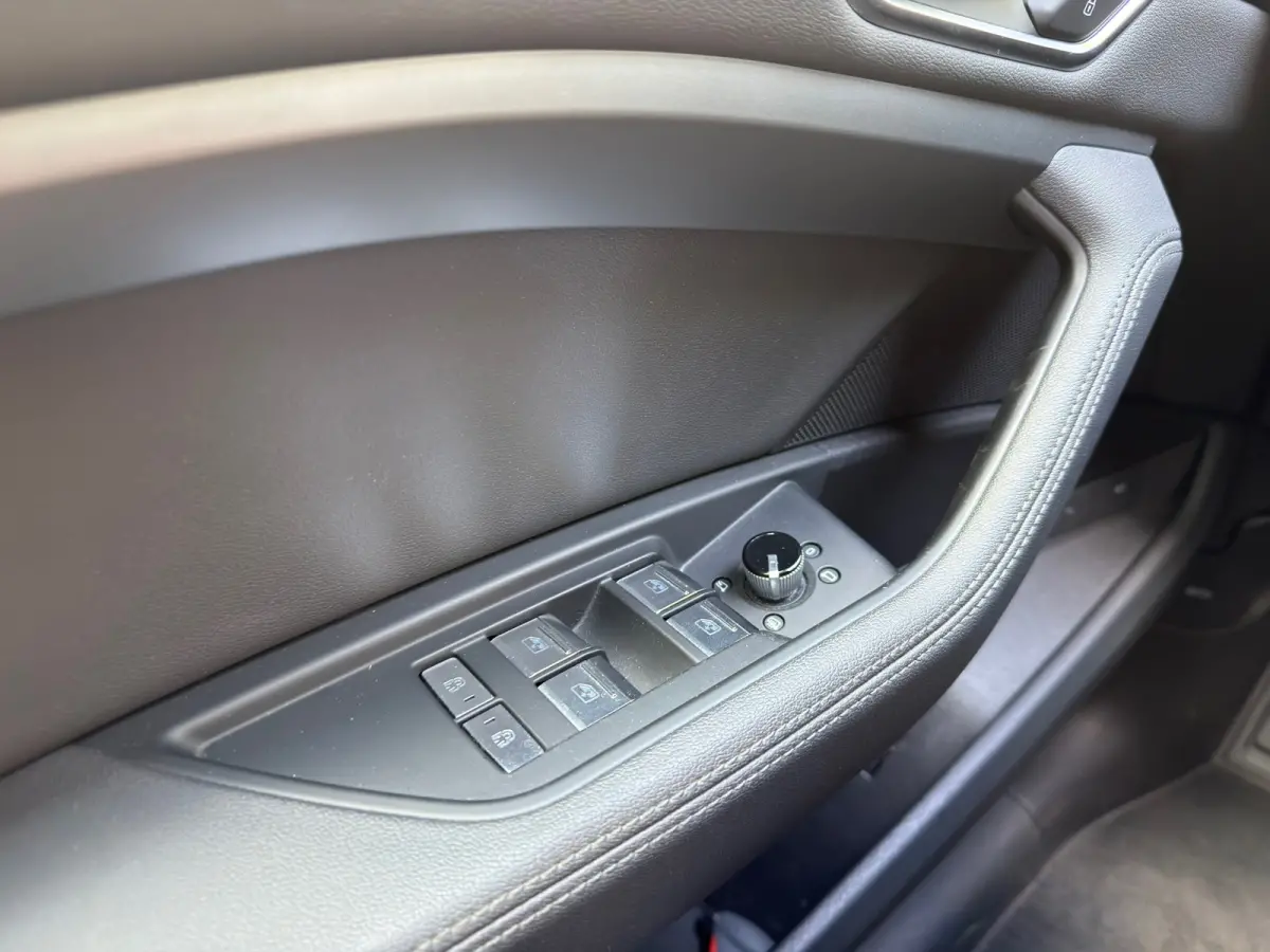 E-tron 50 quattro Launch edition plus 71 kWh l 89,72% SOH l Pano l Volleder l