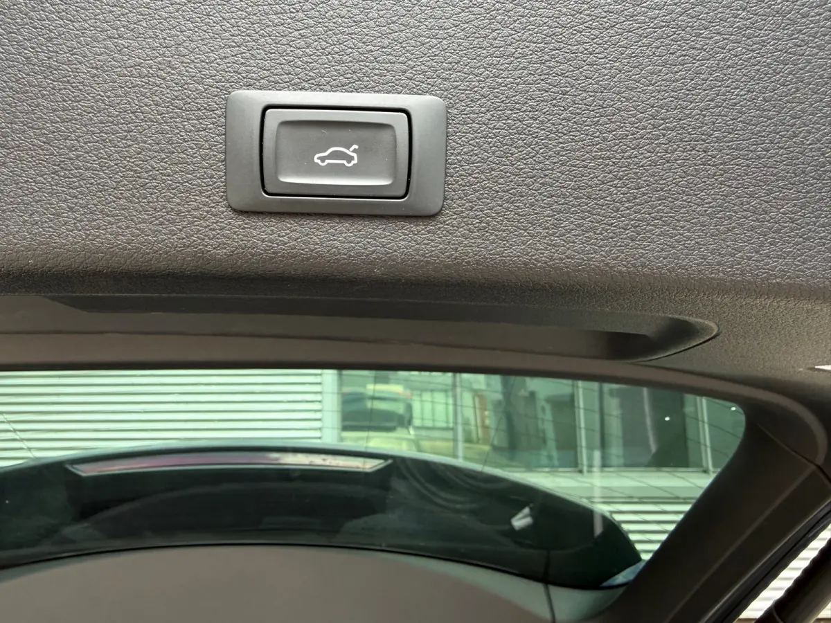 E-tron 50 quattro Launch edition plus 71 kWh l 89,72% SOH l Pano l Volleder l