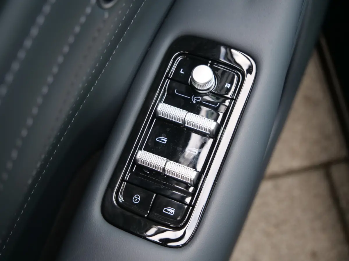 1.5 Pro 262 Pk Automaat Navi / DAB / Camera / Apple Carplay / Stoelverwarming