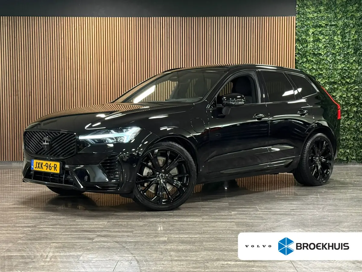 T6 AWD Recharge Ultra Black Edition | Luchtvering | Trekhaak | 360 Camera | Head-Up Display | Harman Kardon | Adaptieve Cruise Control | Stoelverwarming voor+achter | Stuurwielverwarming | S