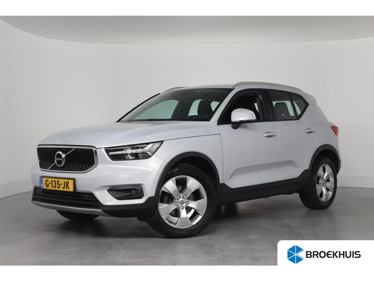 1.5 T3 Momentum Pro | Dealer Onderhouden! | Trekhaak | Clima | LED | BLIS | Comfort Zetels | Half Leder | BLIS | Lichtmetalen Velgen | Cruise Control | Navi | Keyless