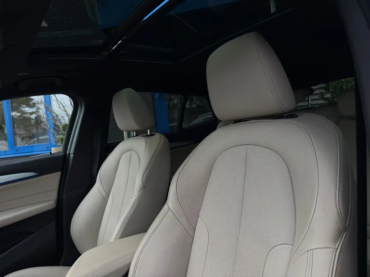 SDrive20i High Executive 192PK|M-Pakket|Prof Navi|AUT|Pano|Harman\Kardon|Camera|HUD|Adaptive Cruise|BOTS|Lane Assist|Trekha