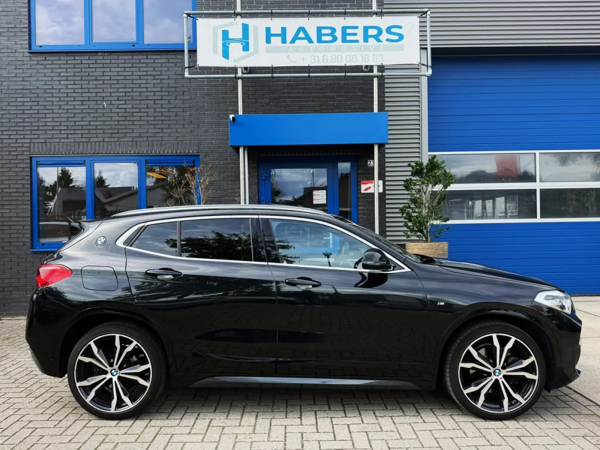 SDrive20i High Executive 192PK|M-Pakket|Prof Navi|AUT|Pano|Harman\Kardon|Camera|HUD|Adaptive Cruise|BOTS|Lane Assist|Trekha