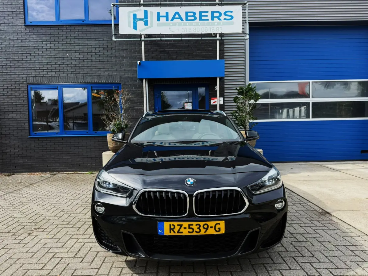 SDrive20i High Executive 192PK|M-Pakket|Prof Navi|AUT|Pano|Harman\Kardon|Camera|HUD|Adaptive Cruise|BOTS|Lane Assist|Trekha
