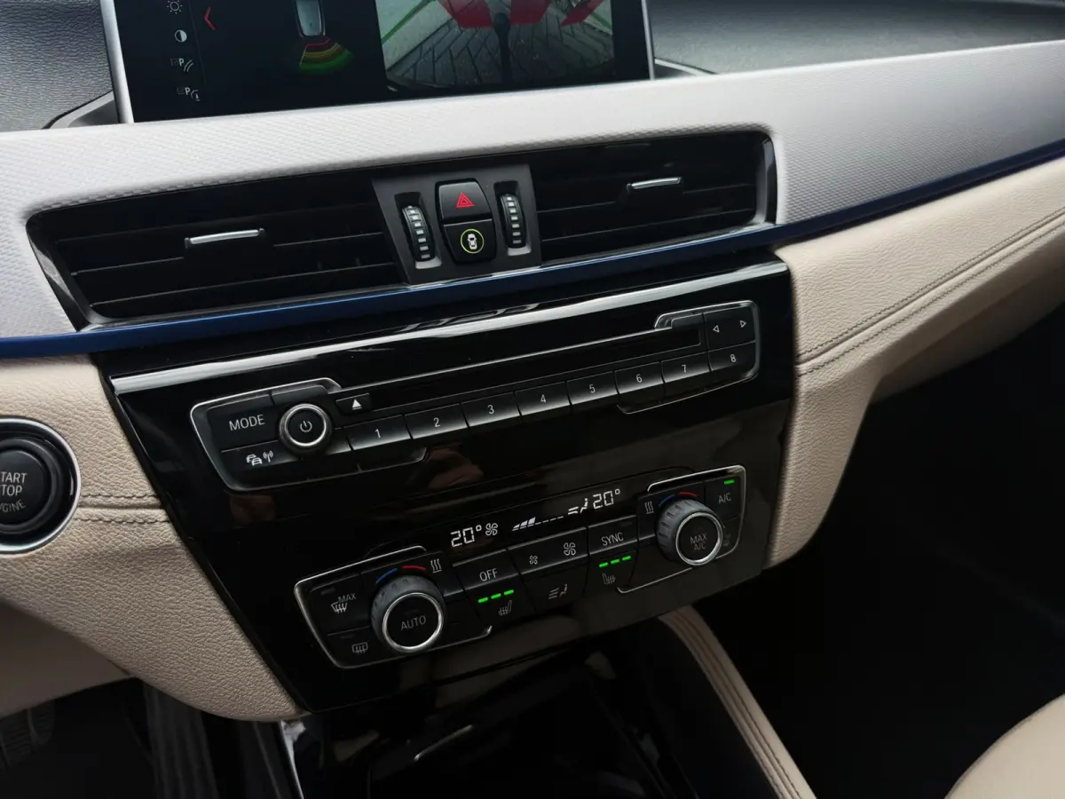 SDrive20i High Executive 192PK|M-Pakket|Prof Navi|AUT|Pano|Harman\Kardon|Camera|HUD|Adaptive Cruise|BOTS|Lane Assist|Trekha