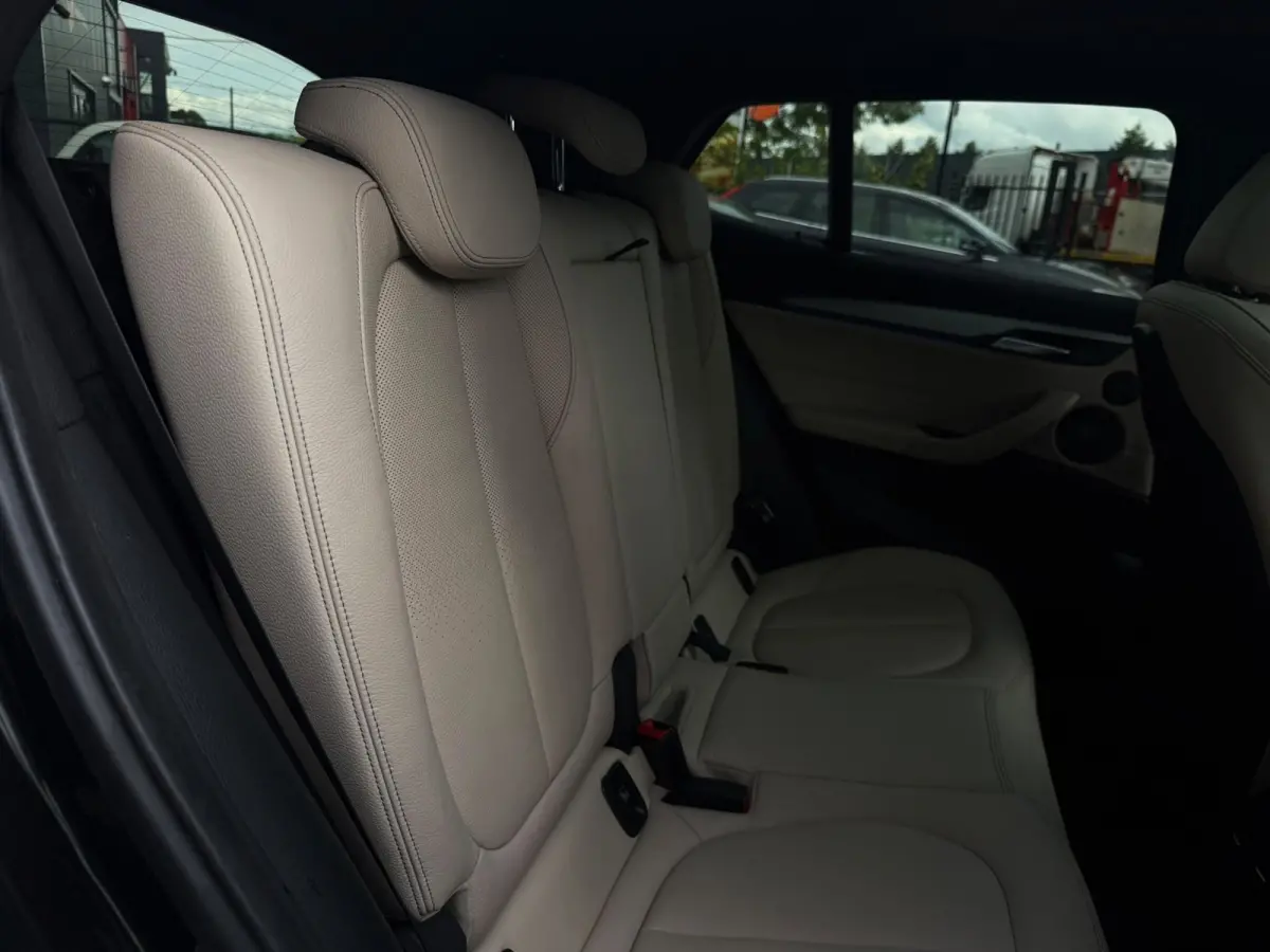 SDrive20i High Executive 192PK|M-Pakket|Prof Navi|AUT|Pano|Harman\Kardon|Camera|HUD|Adaptive Cruise|BOTS|Lane Assist|Trekha