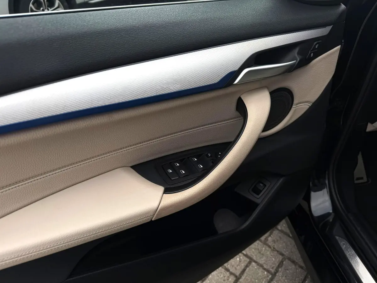 SDrive20i High Executive 192PK|M-Pakket|Prof Navi|AUT|Pano|Harman\Kardon|Camera|HUD|Adaptive Cruise|BOTS|Lane Assist|Trekha
