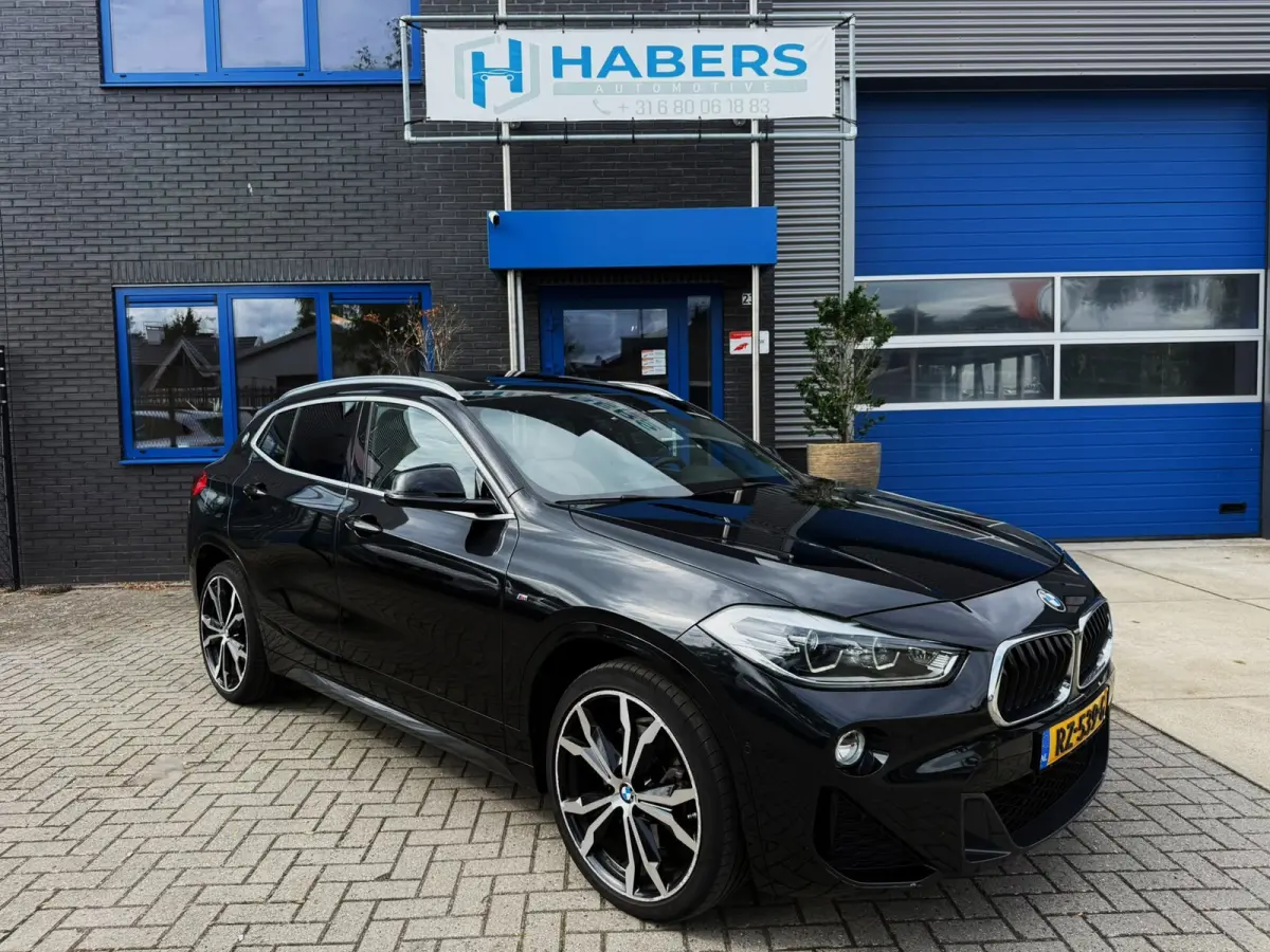 SDrive20i High Executive 192PK|M-Pakket|Prof Navi|AUT|Pano|Harman\Kardon|Camera|HUD|Adaptive Cruise|BOTS|Lane Assist|Trekha