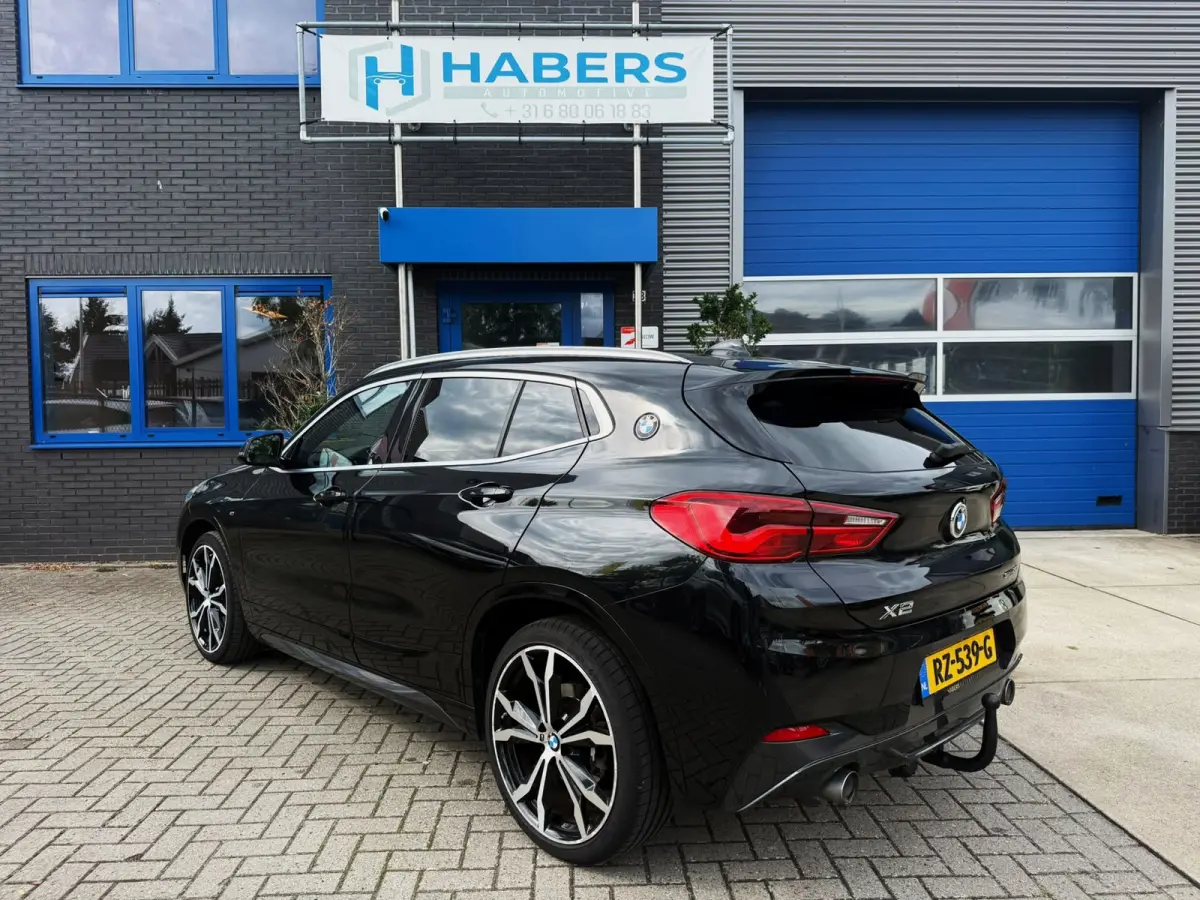 SDrive20i High Executive 192PK|M-Pakket|Prof Navi|AUT|Pano|Harman\Kardon|Camera|HUD|Adaptive Cruise|BOTS|Lane Assist|Trekha