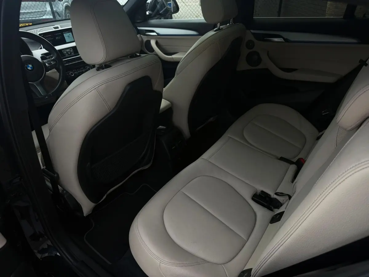 SDrive20i High Executive 192PK|M-Pakket|Prof Navi|AUT|Pano|Harman\Kardon|Camera|HUD|Adaptive Cruise|BOTS|Lane Assist|Trekha
