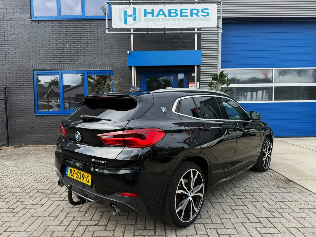 SDrive20i High Executive 192PK|M-Pakket|Prof Navi|AUT|Pano|Harman\Kardon|Camera|HUD|Adaptive Cruise|BOTS|Lane Assist|Trekha