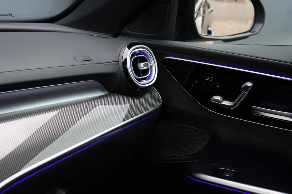 300 e AMG Line Premium | Panoramadak | Memory | Distronic | Surround Camera | Trekhaak | Digital Light | Nightpakket | Augmented Reality |