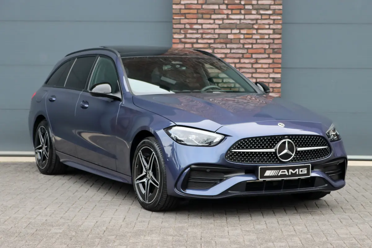 300 e AMG Line Premium | Panoramadak | Memory | Distronic | Surround Camera | Trekhaak | Digital Light | Nightpakket | Augmented Reality |
