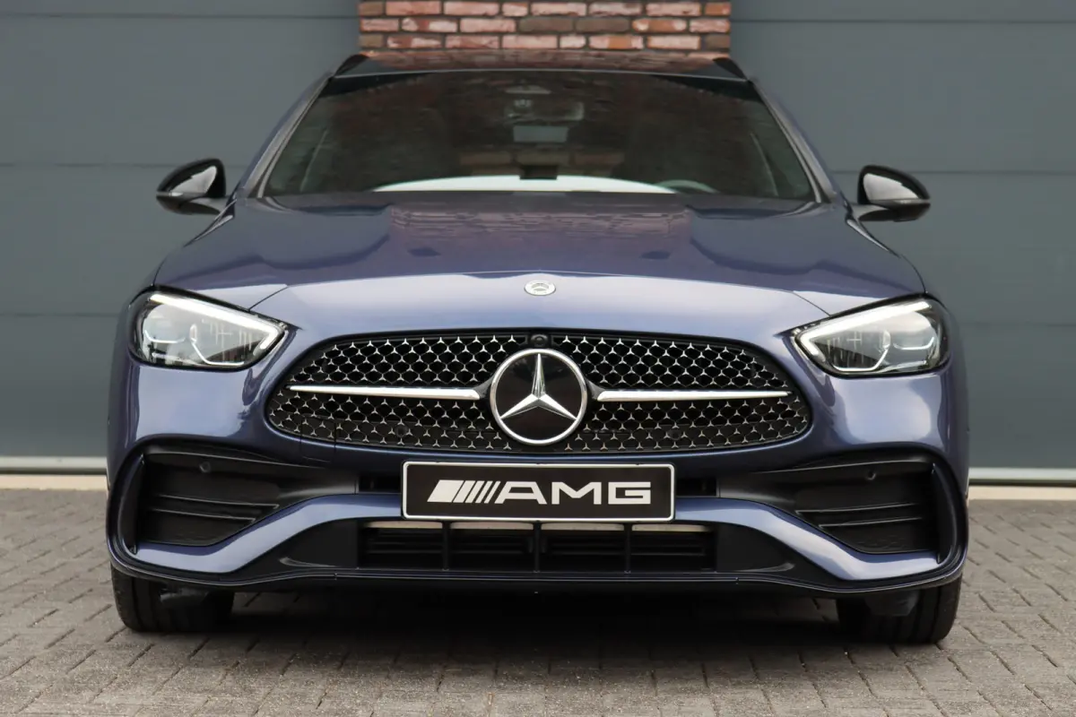 300 e AMG Line Premium | Panoramadak | Memory | Distronic | Surround Camera | Trekhaak | Digital Light | Nightpakket | Augmented Reality |