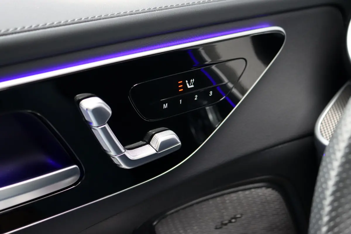 300 e AMG Line Premium | Panoramadak | Memory | Distronic | Surround Camera | Trekhaak | Digital Light | Nightpakket | Augmented Reality |