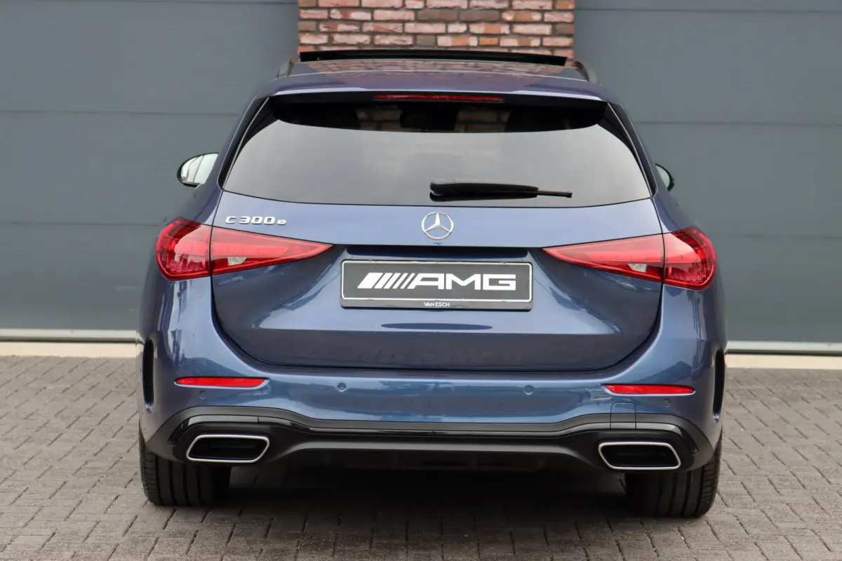 300 e AMG Line Premium | Panoramadak | Memory | Distronic | Surround Camera | Trekhaak | Digital Light | Nightpakket | Augmented Reality |