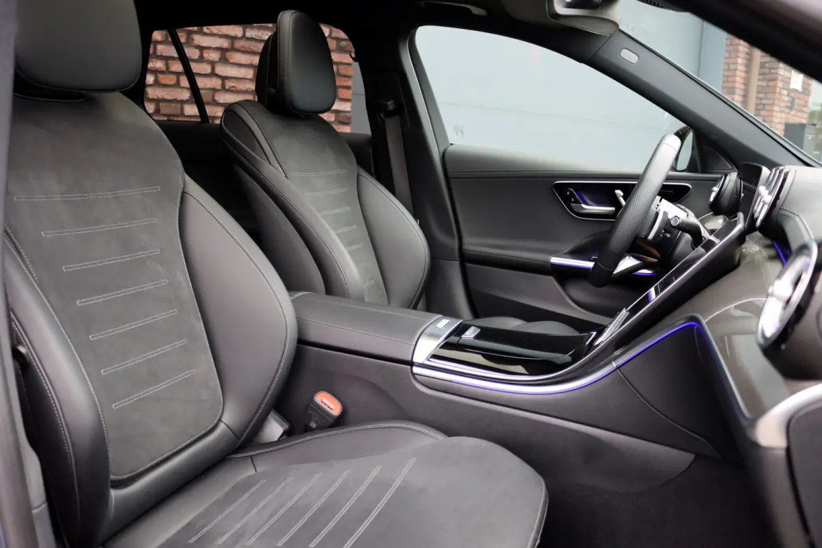 300 e AMG Line Premium | Panoramadak | Memory | Distronic | Surround Camera | Trekhaak | Digital Light | Nightpakket | Augmented Reality |