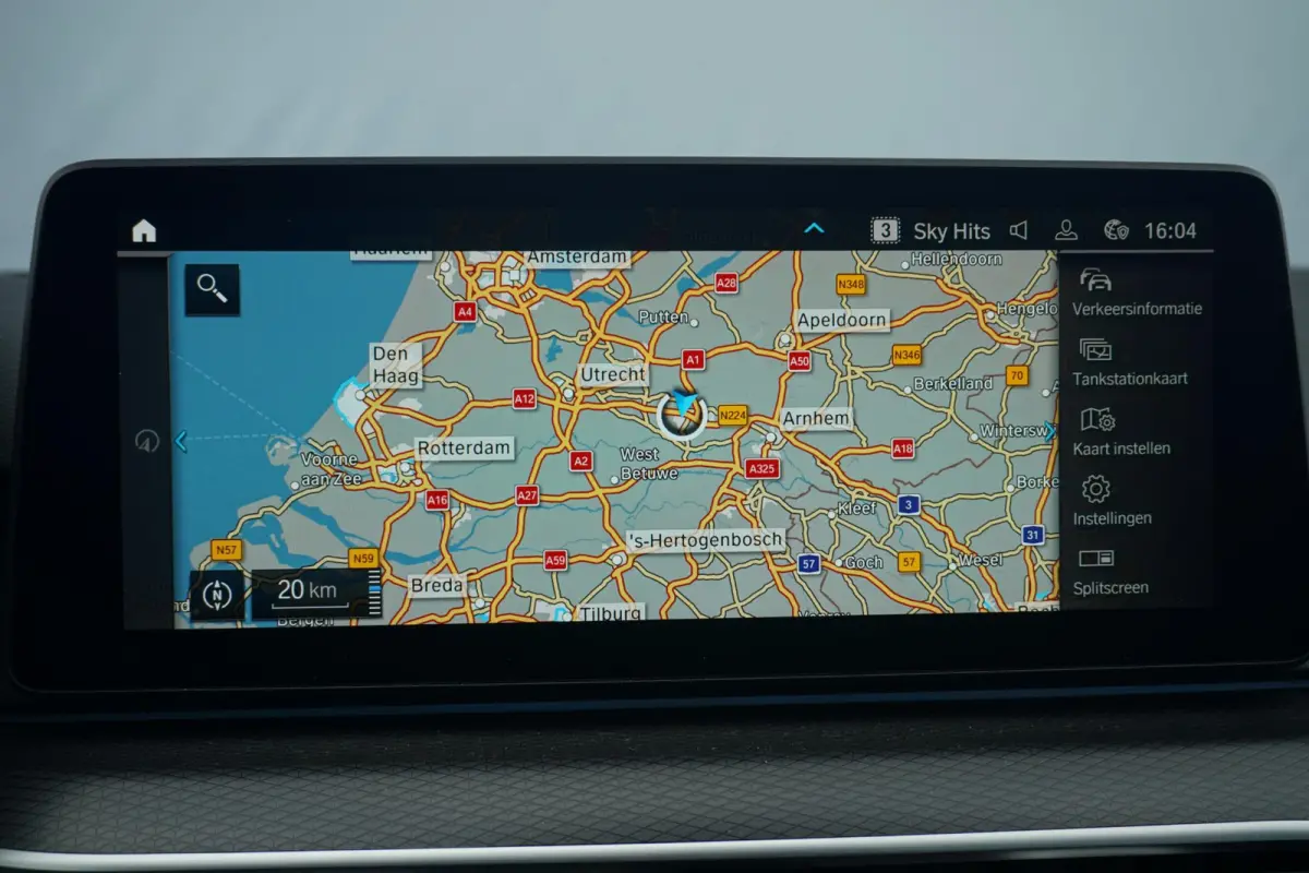 530e M Sport | Trekhaak | Stoelverwarming | Getint Glas | Grootlichtassistent | 19 Inch