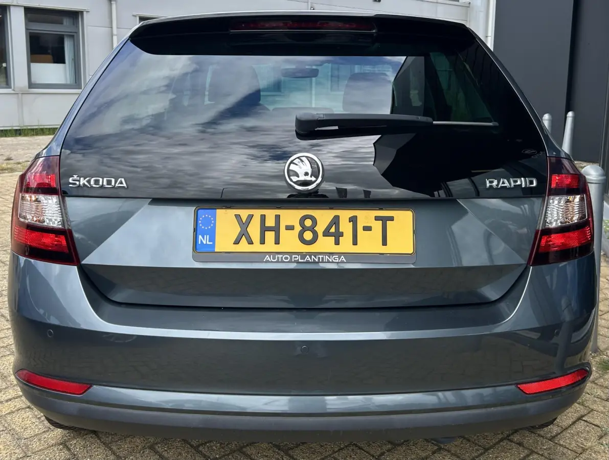 1.0 TSI Greentech Clever 95PK | ZEER NETTE STAAT | NL AUTO | NAP | Panoramadak | Stoelverwarming | Parkeersensoren | Navigatie | Armsteun | Climate Control | Cruise Control | 2 Sleutels |