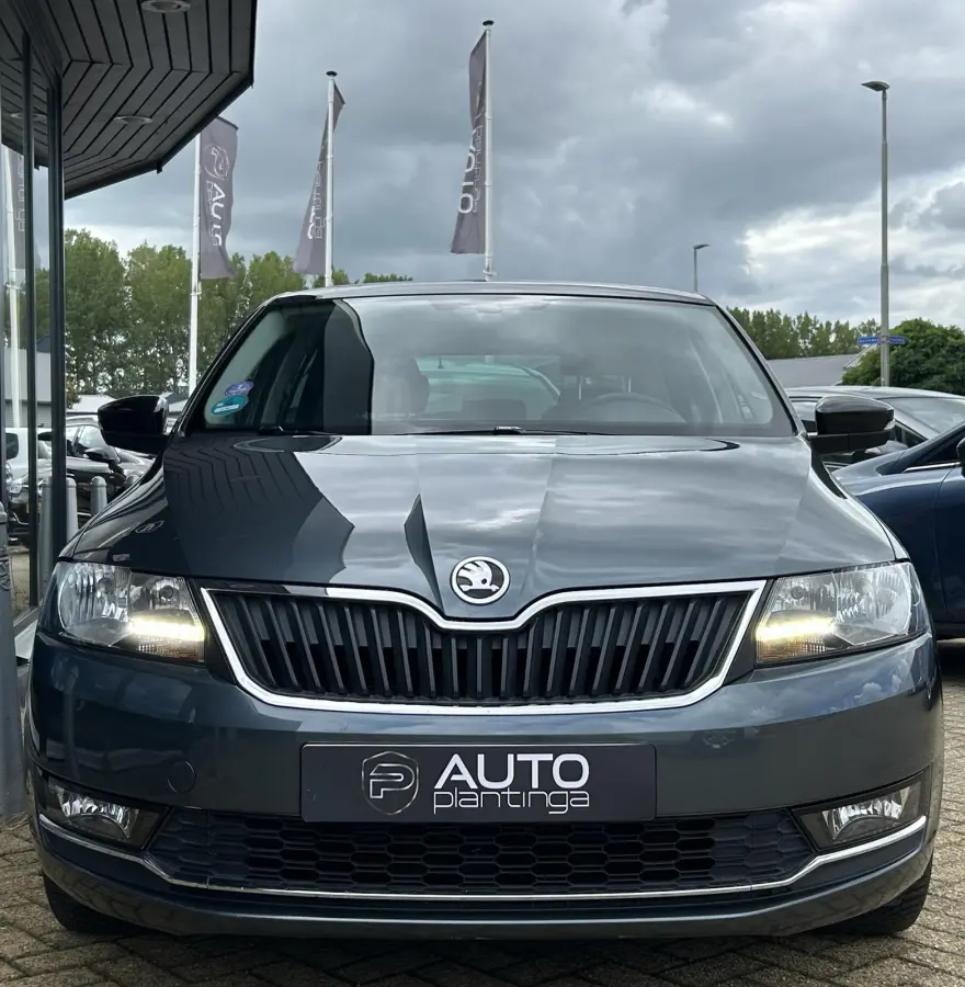 1.0 TSI Greentech Clever 95PK | ZEER NETTE STAAT | NL AUTO | NAP | Panoramadak | Stoelverwarming | Parkeersensoren | Navigatie | Armsteun | Climate Control | Cruise Control | 2 Sleutels |