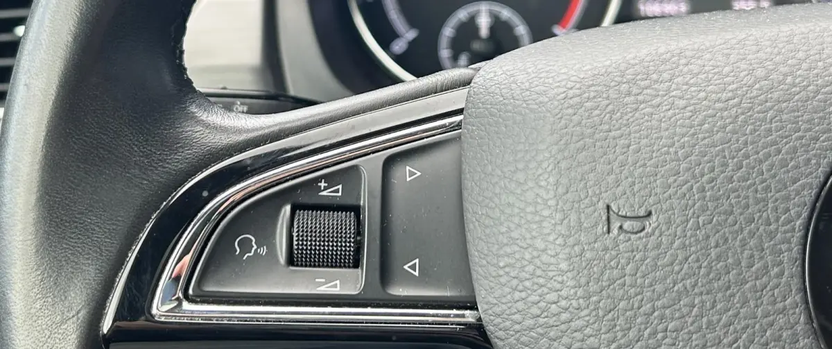 1.0 TSI Greentech Clever 95PK | ZEER NETTE STAAT | NL AUTO | NAP | Panoramadak | Stoelverwarming | Parkeersensoren | Navigatie | Armsteun | Climate Control | Cruise Control | 2 Sleutels |