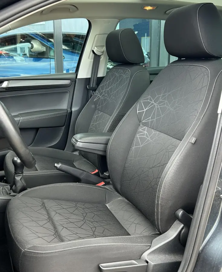 1.0 TSI Greentech Clever 95PK | ZEER NETTE STAAT | NL AUTO | NAP | Panoramadak | Stoelverwarming | Parkeersensoren | Navigatie | Armsteun | Climate Control | Cruise Control | 2 Sleutels |
