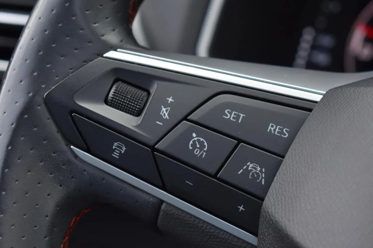 1.4 TSI e-Hybrid PHEV FR Business Pano Keyless 360C Trekhaak