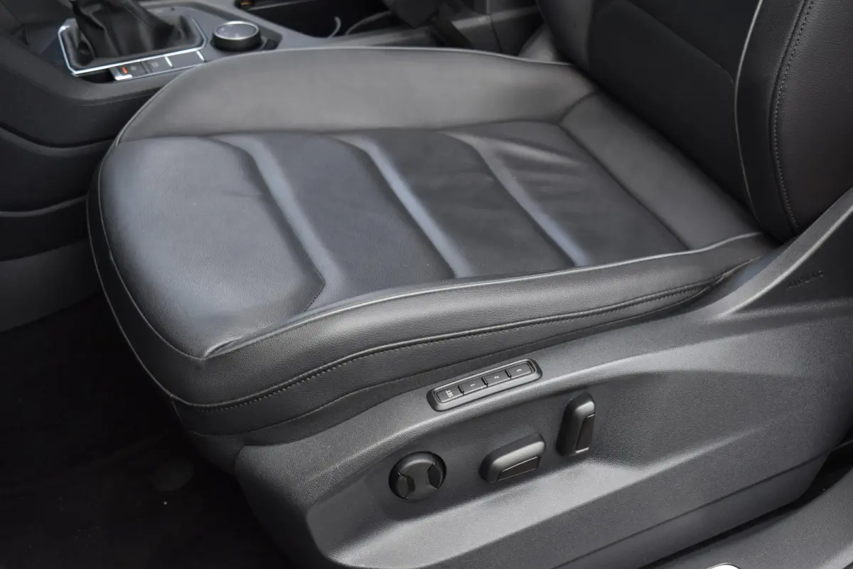 1.4 TSI e-Hybrid PHEV FR Business Pano Keyless 360C Trekhaak