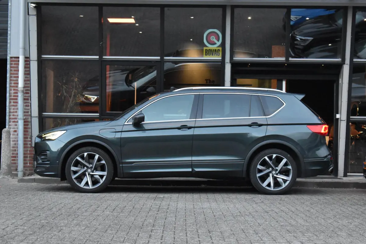1.4 TSI e-Hybrid PHEV FR Business Pano Keyless 360C Trekhaak