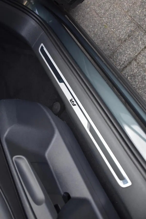 1.4 TSI e-Hybrid PHEV FR Business Pano Keyless 360C Trekhaak
