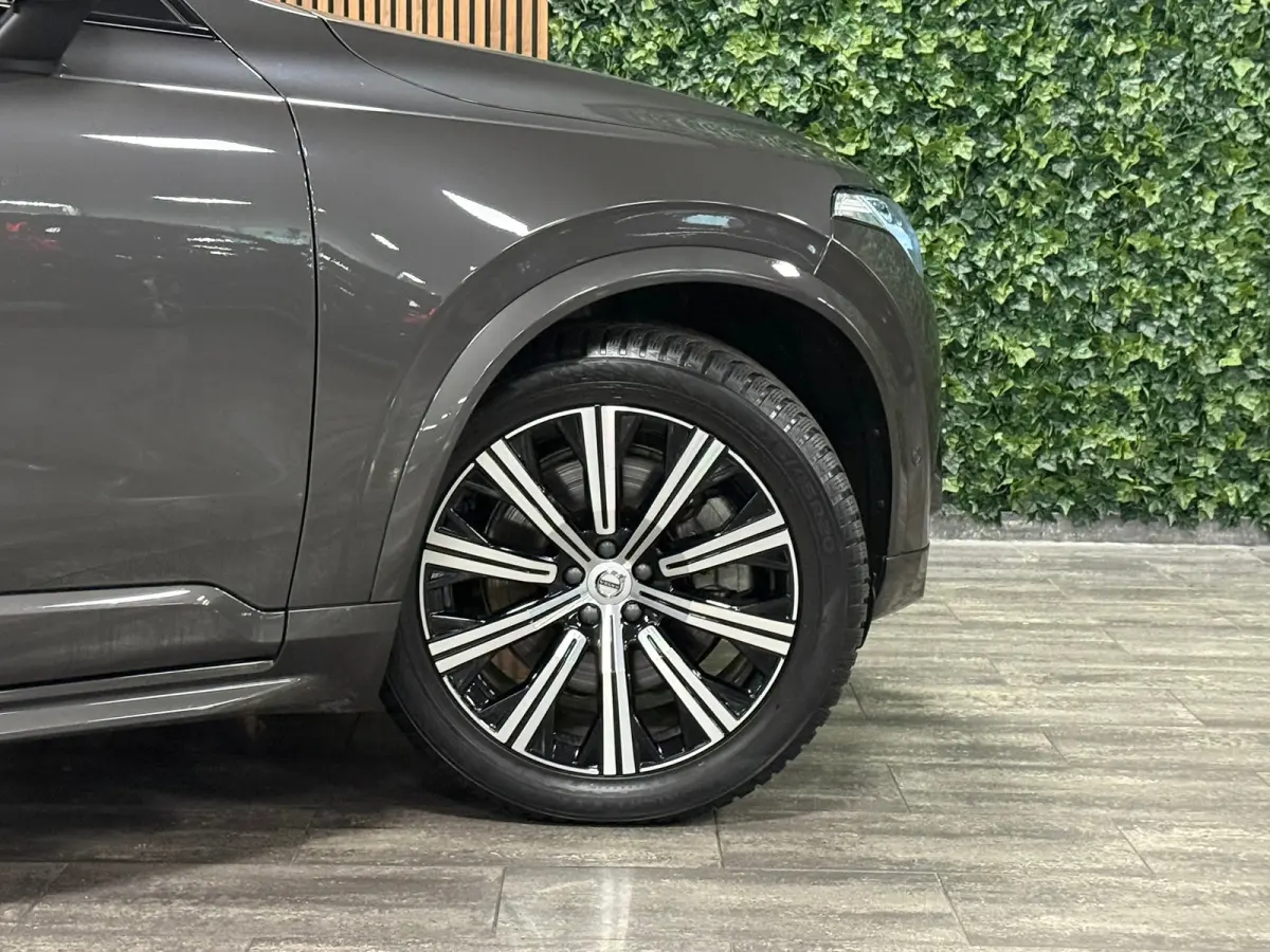 T8 AWD Recharge Ultra Dark | Vol! | Bowers & Wilkins | Luchtvering | Stoelventilatie | Trekhaak | 360 Camera | Head-Up Display | Stoelmassage | 455pk | Adaptieve Cruise Control | Stoelverwar