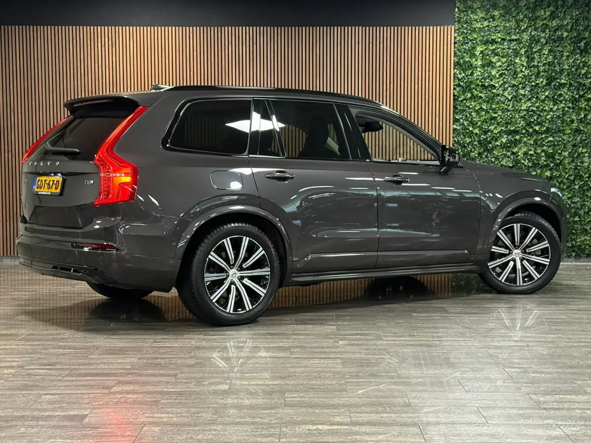 T8 AWD Recharge Ultra Dark | Vol! | Bowers & Wilkins | Luchtvering | Stoelventilatie | Trekhaak | 360 Camera | Head-Up Display | Stoelmassage | 455pk | Adaptieve Cruise Control | Stoelverwar