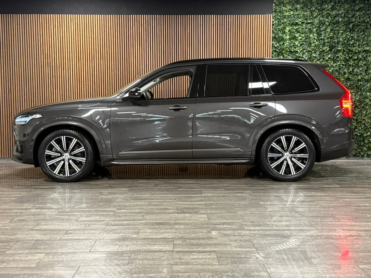 T8 AWD Recharge Ultra Dark | Vol! | Bowers & Wilkins | Luchtvering | Stoelventilatie | Trekhaak | 360 Camera | Head-Up Display | Stoelmassage | 455pk | Adaptieve Cruise Control | Stoelverwar