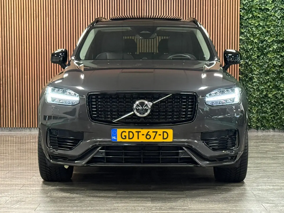 T8 AWD Recharge Ultra Dark | Vol! | Bowers & Wilkins | Luchtvering | Stoelventilatie | Trekhaak | 360 Camera | Head-Up Display | Stoelmassage | 455pk | Adaptieve Cruise Control | Stoelverwar